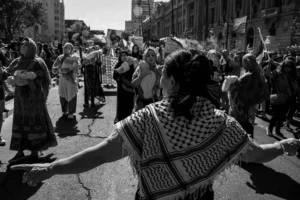 El futuro ya llegó. Nuestra alternativa: Revuelta y sumud.
